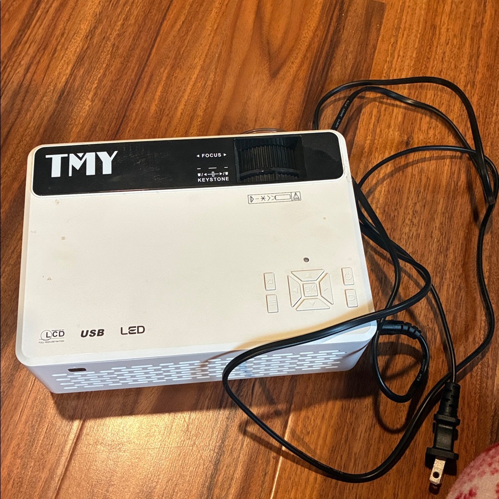 White Portable Mini Projector - Picture 3 of 5